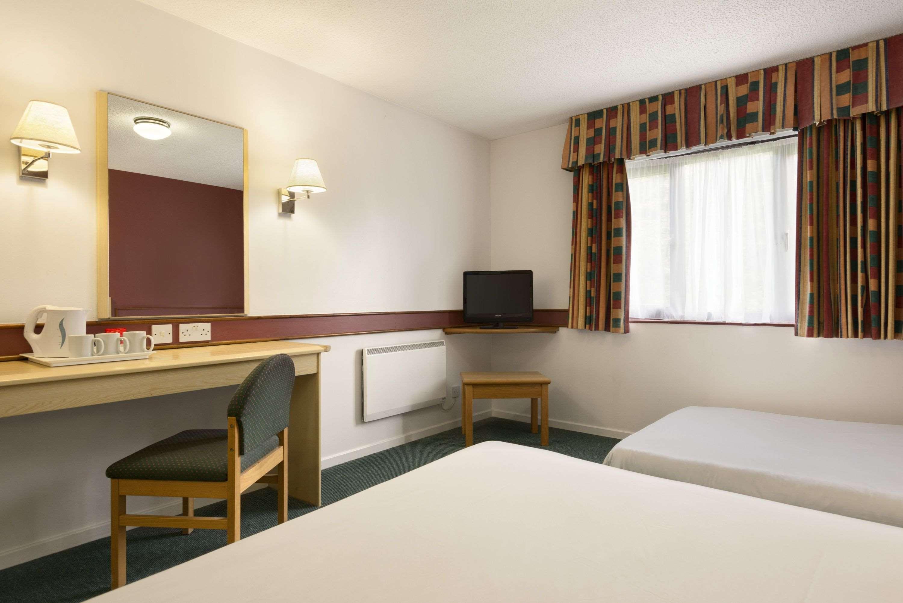 Days Inn Bradford M62 Dış mekan fotoğraf