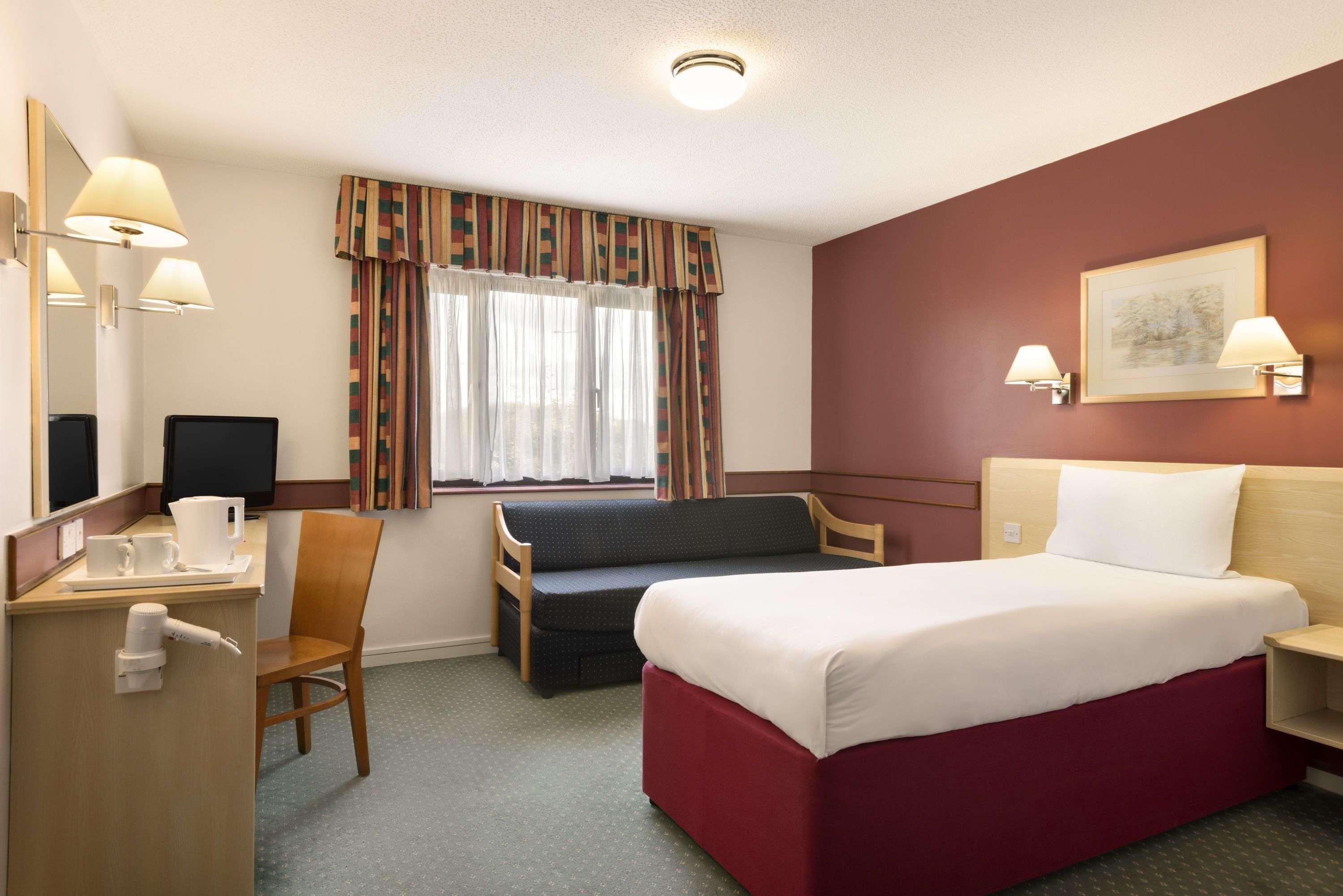 Days Inn Bradford M62 Dış mekan fotoğraf